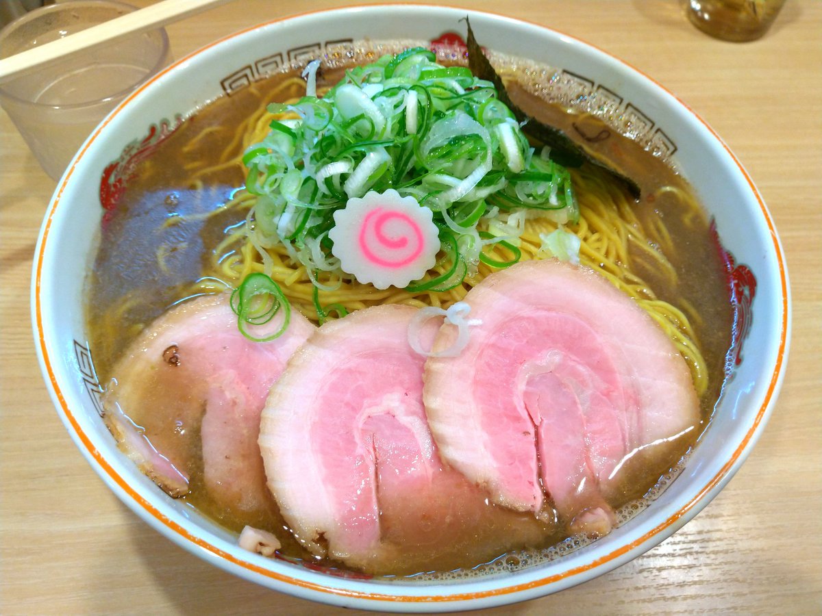 NagahamaRamen01's tweet photo. 麺や六等星

昼過ぎに営業のXメッセージが入ったので、ダッシュで電車に乗って行って来ました😄

③1200円と大盛りX2で200円を買って塩味で700g申請でお願いしました😅

すっごく美味しかったです😆🎵🎵💕✨ https://t.co/JtuWAczzih