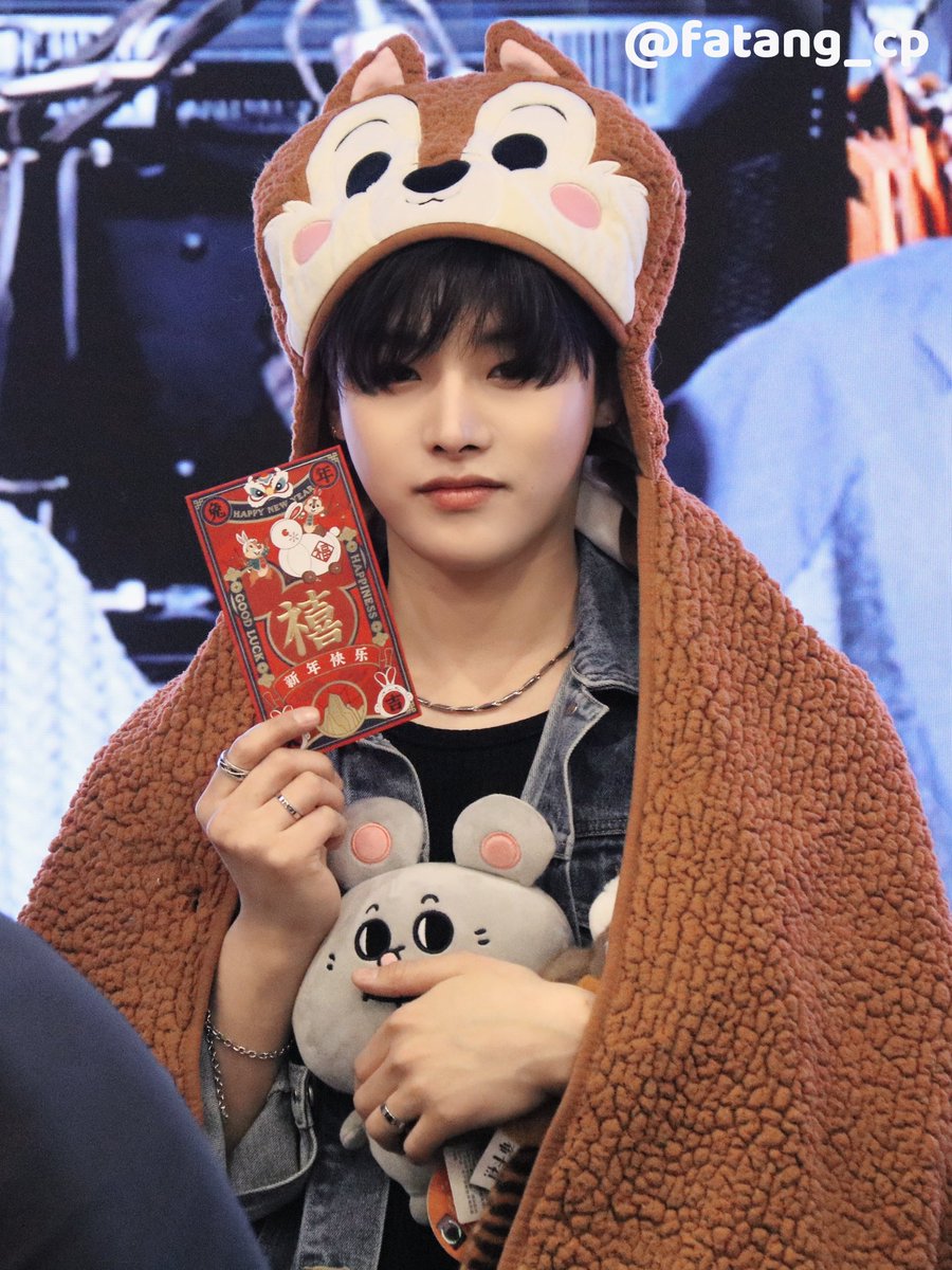fatang_cp's tweet photo. 【250412 Beijing】
🧧红包拿来~~~

#XODIAC #소디엑 #LEX #렉스 https://t.co/ZwRFpyzSWu