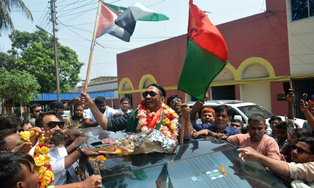 কারামুক্ত জাকির খান