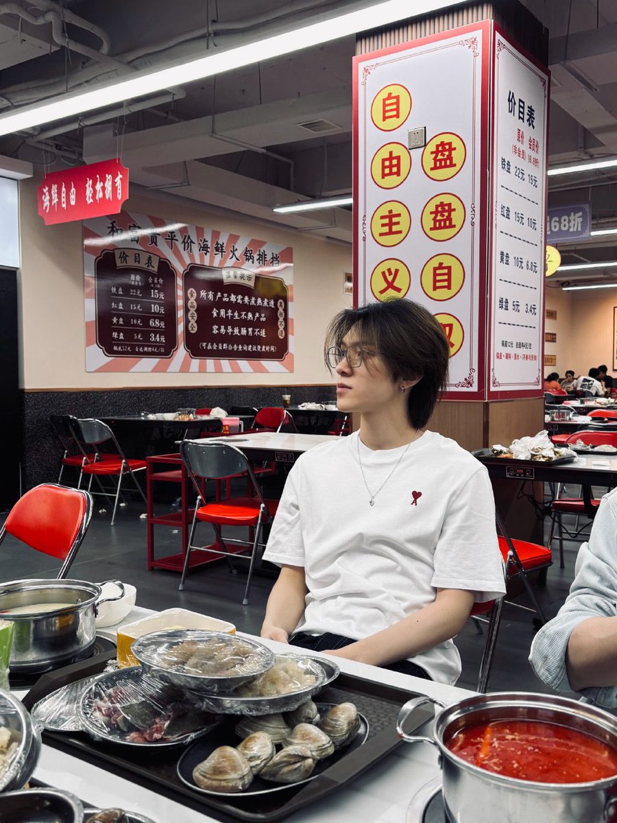 xiaojun_xdj's tweet image. Hendery Weibo update