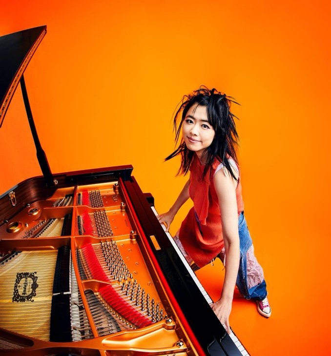 Bluebird_US's tweet photo. @hiromispark An exclusive interview to the exceptionally talented and skilled Japanese Free-Form Jazz Pianist and Composer Hiromi about the making of her brand new album called Out There has been now published at the link here below:
https://t.co/Q9ZqvdZDRF. https://t.co/Hqe4TLZ2jl
