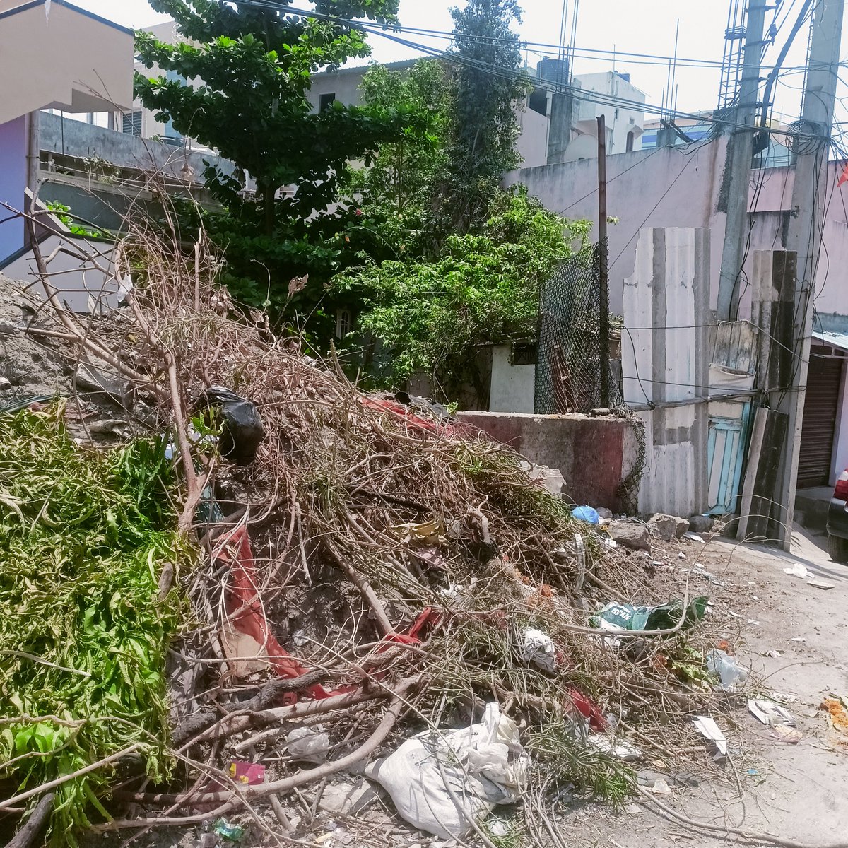 shravan444's tweet photo. Naala cleaned 15 days ago but waste still uncleared. People dumping garbage, animal waste &amp; threatening locals. Urgent need for new meshes &amp; strict action.Kindly help🙏
area :Prashanth nagar Sai Baba temple,Langarhouz
@GHMCOnline @revanth_anumula @CommissionrGHMC https://t.co/33y6jv3B1S