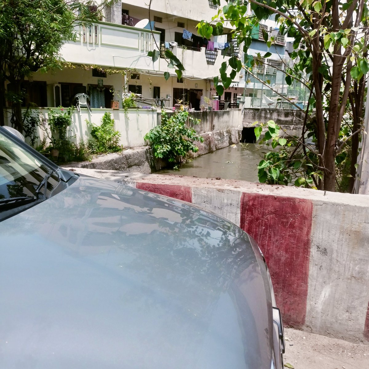 shravan444's tweet photo. Naala cleaned 15 days ago but waste still uncleared. People dumping garbage, animal waste &amp; threatening locals. Urgent need for new meshes &amp; strict action.Kindly help🙏
area :Prashanth nagar Sai Baba temple,Langarhouz
@GHMCOnline @revanth_anumula @CommissionrGHMC https://t.co/33y6jv3B1S