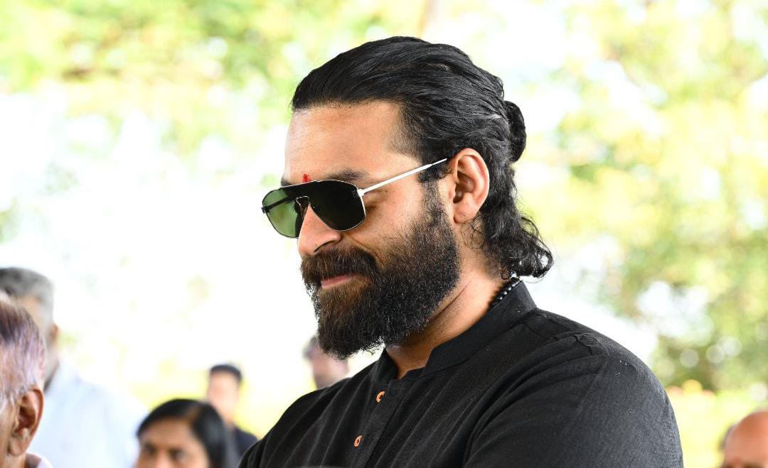 mosinalways4u's tweet photo. His Ultimate swag and fierce aura! 🔥🦁

Mega Prince @IAmVarunTej in this stunning artwork is pure perfection! ♥️👌

#VarunTej #VTK #VarunTejKonidela
#VT15 https://t.co/3pIV1sK2yq