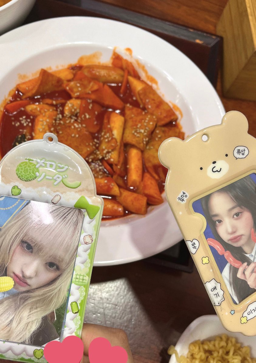 Dosuni's tweet photo. 많이 늦은 막콘 예절샷 🍡..  with 떠녕 https://t.co/wugnYM4Lnt