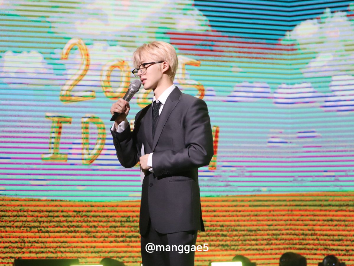 manggae5's tweet photo. 250412 ID-DAY

삼성중공업남자친구5

#2025IDDAY #비아이 #김한빈 #BI https://t.co/gY4HrNinQN