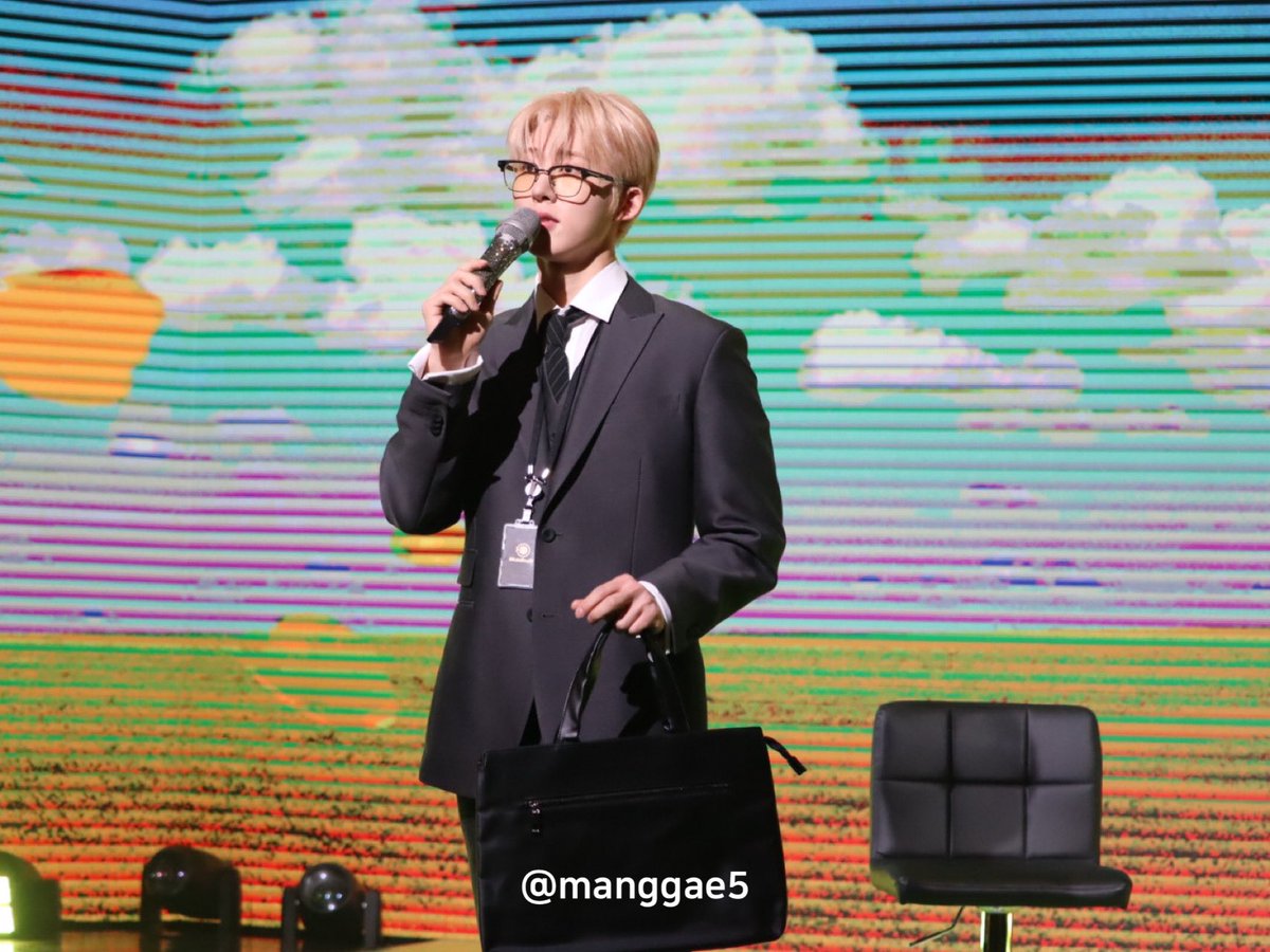 manggae5's tweet photo. 250412 ID-DAY

삼성중공업남자친구5

#2025IDDAY #비아이 #김한빈 #BI https://t.co/gY4HrNinQN