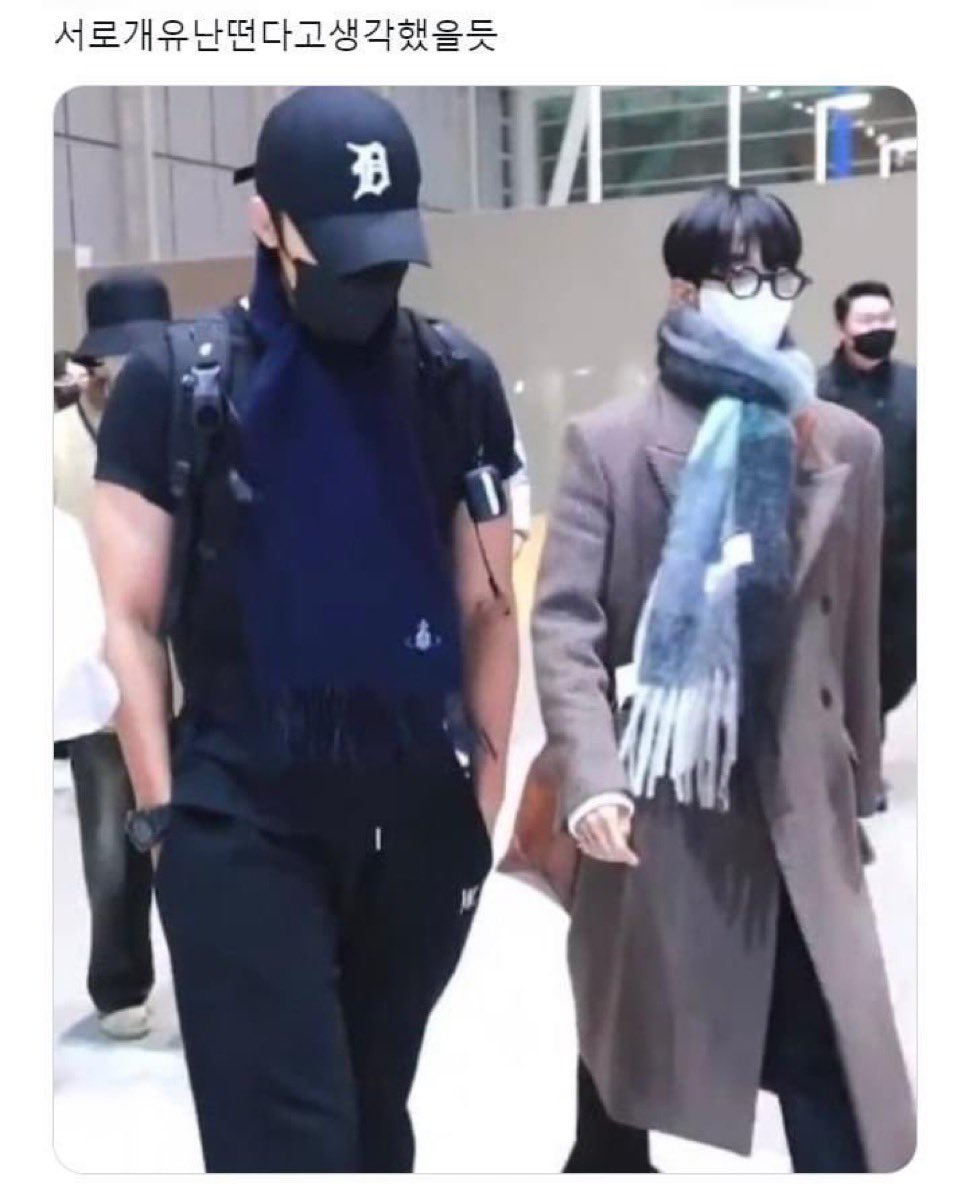 씨발 이제 날씨가 어쩔지 감도 안잡힘 맨날 밖에 나가면 다들 이지랄임