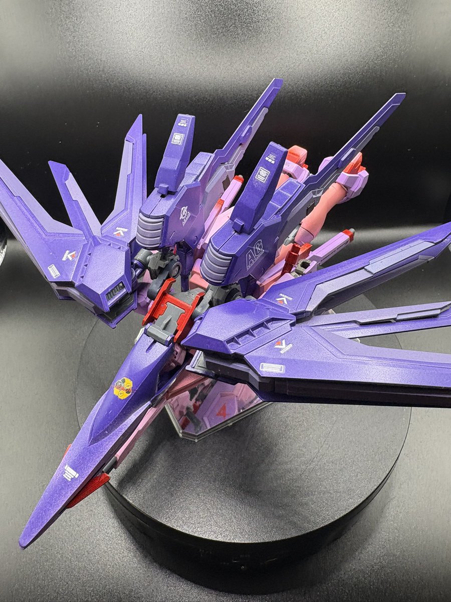 JoerInferno's tweet photo. The Rising Pandora Gundam! Mixing the Shia Quant, Rising Freedom, and the Schwarzritter! Made in reference to our good friend @applemoose__ 
#twitchstreamer #gundam #twitch #gunplacommuntiy #customgunpla #144gunpla #gundamseedfeeedom #risingfreedomgundam #gundamschwarzritter https://t.co/mD5PuD4FRi