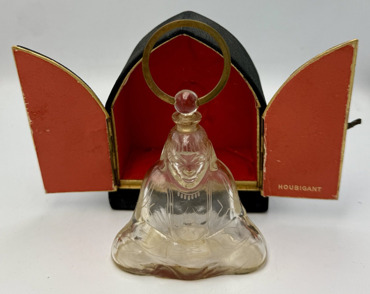 hawley_caroline's tweet image. Happy Sunday everyone! Just one of an amazing collection of early 20thC perfume bottles coming up in our May auction. #Houbigant #Baccarat #Hawleys #weekendwork  #Lovemyjob