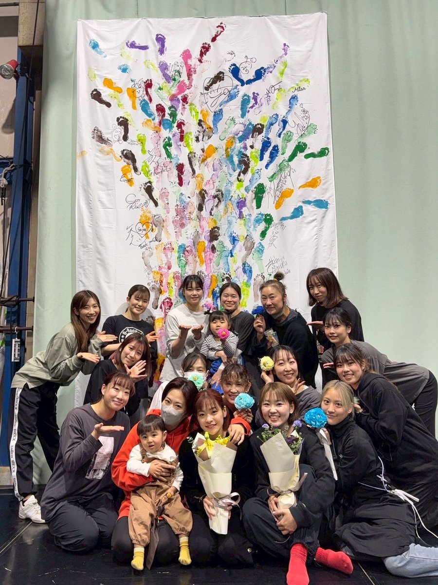 先日、素敵なむらさきの花束を頂きました𓂃 💐𓈒𓏲

大切に大切に花瓶にいれて
見る度に心があったかくなります⸜🌷︎⸝‍

そして温かいお言葉をメッセージして下さったりかけて下さった皆様ありがとうございました！これから自分らしく前を見据えて進んで参ります🫧