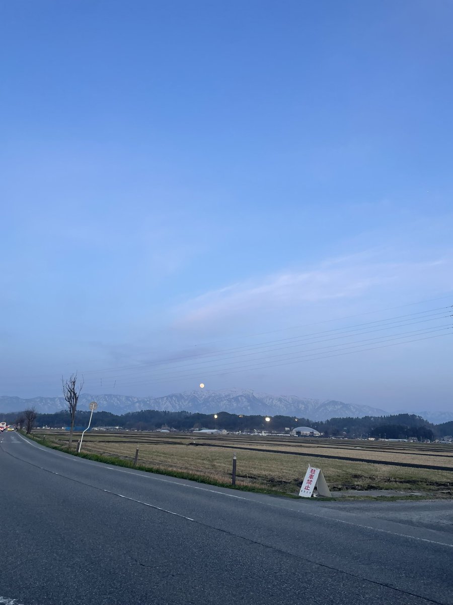 _asuka618's tweet photo. 今日は中止になってしまったけど…
どの景色も、出会う人も地域も空気感も素晴らしい春一が本当に好き。
今年も開催いただきありがとうございました！

 #ももクロ新発田 https://t.co/wRU7VmkKCC