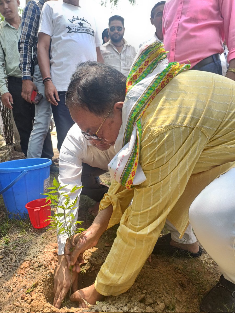 biswabandhusen's tweet photo. দীঘলবাক নেতাজি পাড়া চৌমুহনীতে Takshashila Nursing Home-এ কিছু সমস্যা তৈরি হয়েছিল। কাউন্সিলর প্রেমানন্দ দা এবং এলাকাবাসী সকলের সহযোগিতায় সেই সমস্যার পূর্ণ সমাধান হয়ে আবার নতুন উদ্যোগে, নতুন উদ্যমে জনসেবায় এই নার্সিংহোম পূর্বের অবস্থায় ফিরে আসবে। https://t.co/sKm6lpva5K