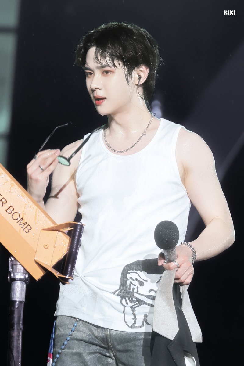 doiekunkun's tweet image. hello there 

cr: kiki要早睡哦