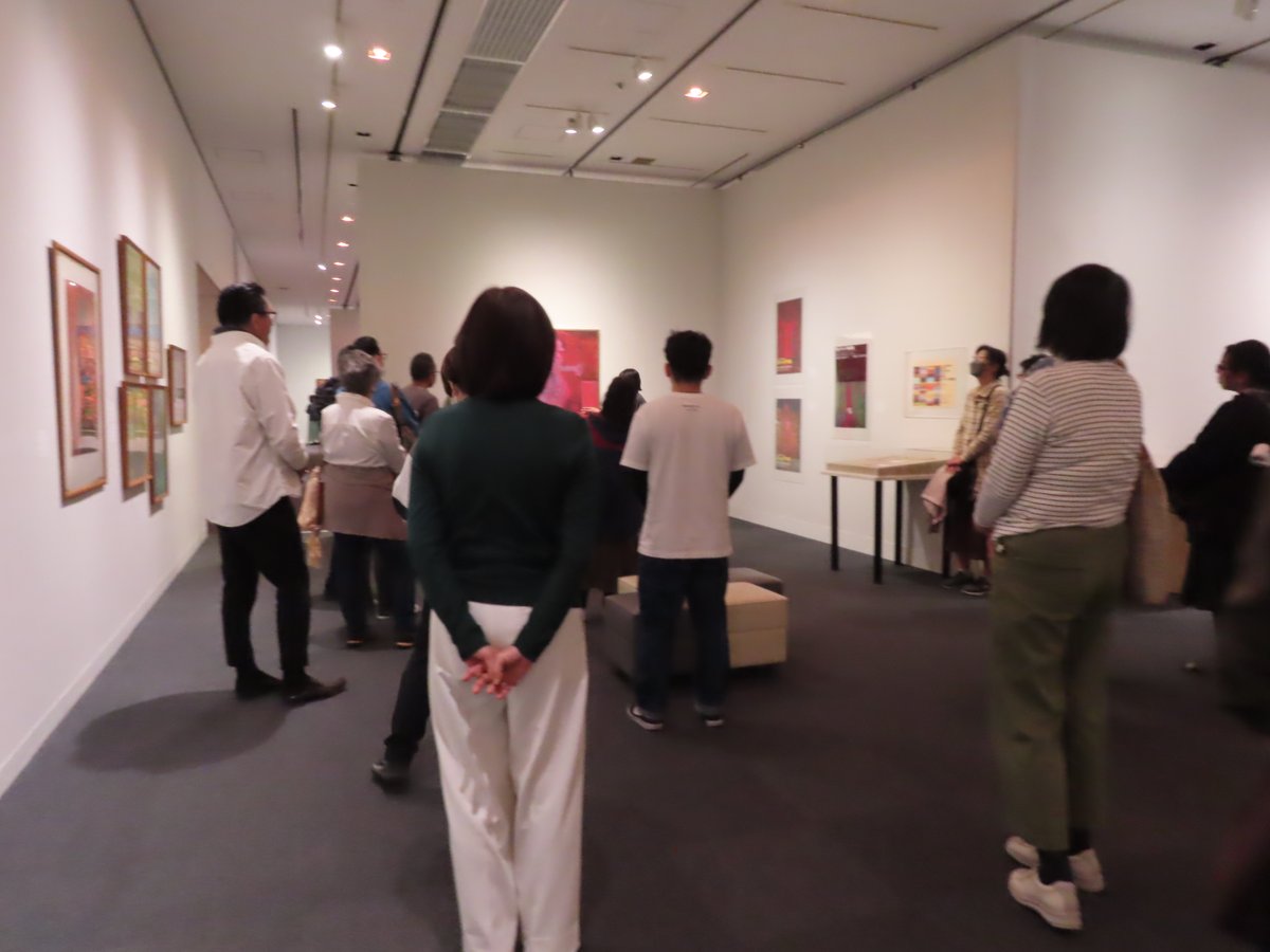 Metempsycho2020's tweet photo. 埼玉県立近代美術館の企画展「メキシコへのまなざし」を観覧。
担当学芸員さんのギャラリートークのあった日で、20~30人ほどの人たちが説明に聞き入りながら、メキシコ美術に惹かれた日本人美術家たちの作品を鑑賞していたよ。
#MOMAS #埼玉県立近代美術館 #メキシコ美術 #メキシコへのまなざし https://t.co/65bb5IaC0O