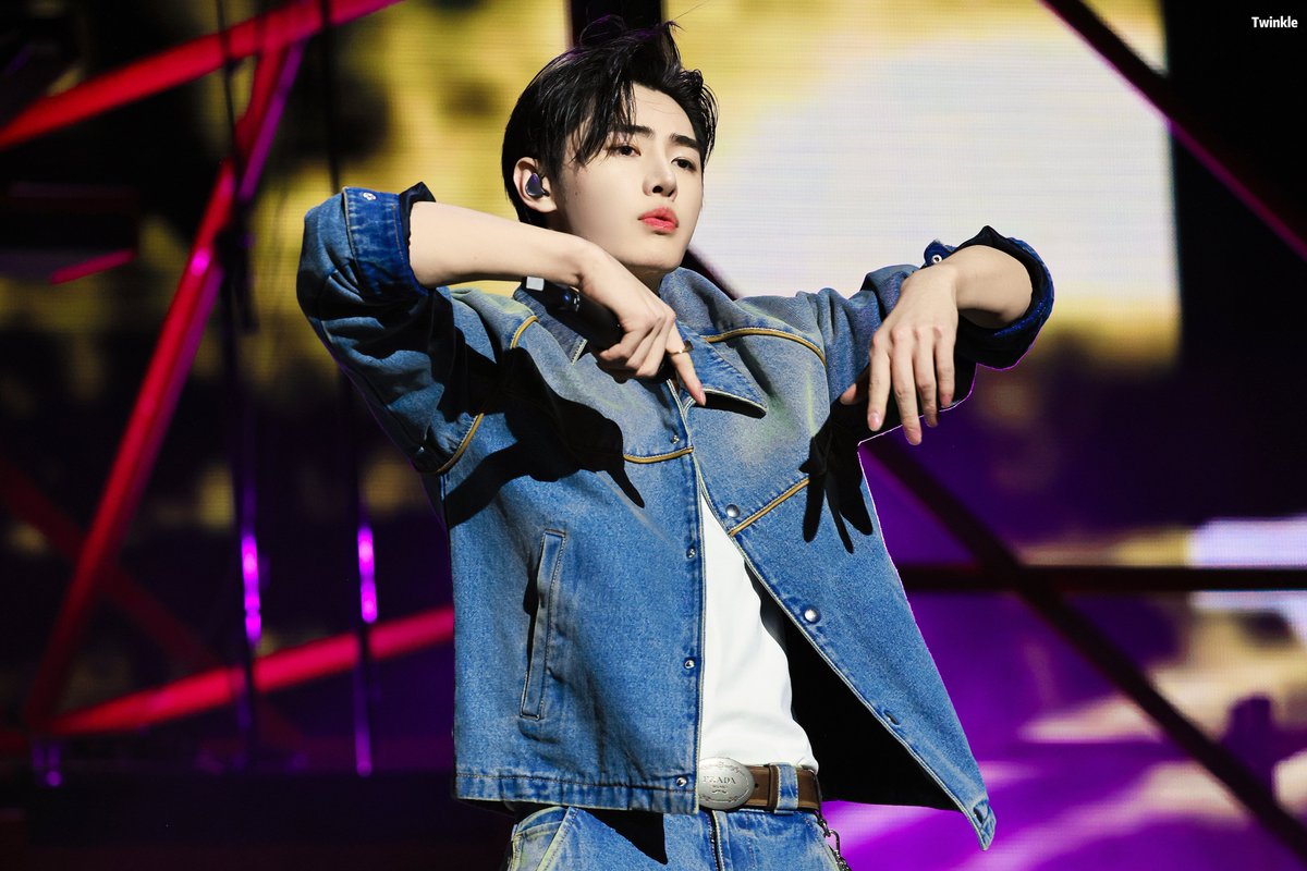 250412
#엔하이픈 #성훈 
#ENHYPEN #SUNGHOON