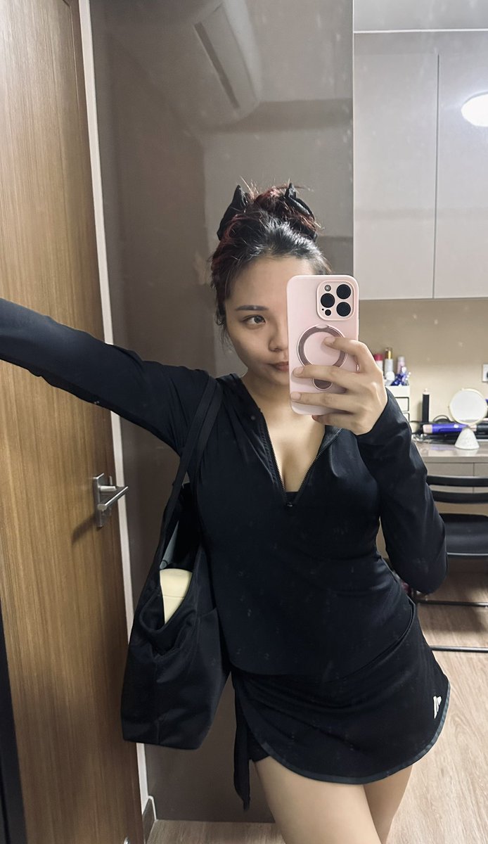 kkitbits's tweet photo. Hiatus now on twitch but wanna update my selfie here hehe ❤️ https://t.co/dRonWOuCQE