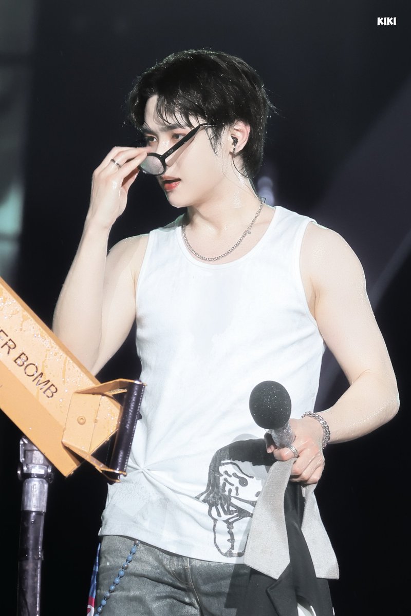 doiekunkun's tweet image. hello there 

cr: kiki要早睡哦