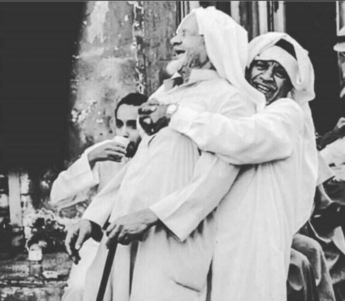 لا تنسون إبتسامتكم

لا أريد مائة صديق 

بل أريد 

صديقاً لمئة عام