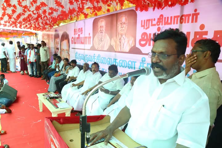 thirumaofficial's tweet photo. கும்பகோணம் அரசு போக்குவரத்துக்கழக நுழைவு வாயிலில்  உள்ள புரட்சியாளர் #அம்பேத்கர் தந்தை #பெரியார் திருவுருவச்சிலைகளை சீரமைத்து மாலை அணிவித்து மரியாதை செலுத்தும் விழா இன்று திராவிட முன்னேற்ற கழகத்தின் கும்பகோணம் சட்டமன்ற உறுப்பினர் அண்ணன் சாக்கோட்டை அன்பழகன் அவர்களின் தலைமையில் நடைபெற்றது. புரட்சியாளர் அம்பேத்கர் அவர்களின் சிலைக்கு நானும் தந்தை பெரியார் அவர்களின் சிலைக்கு தமிழர் தலைவர் அய்யா ஆசிரியர் கி.வீரமணி அவர்களும் மாலை அணிவித்து அஞ்சலி செலுத்தினோம்! மாண்புமிகு அமைச்சர் எஸ்.எஸ்.சிவசங்கர் உள்ளிட்ட ஏராளமானோர் பங்கேற்று விழாவை சிறப்பித்தனர்.