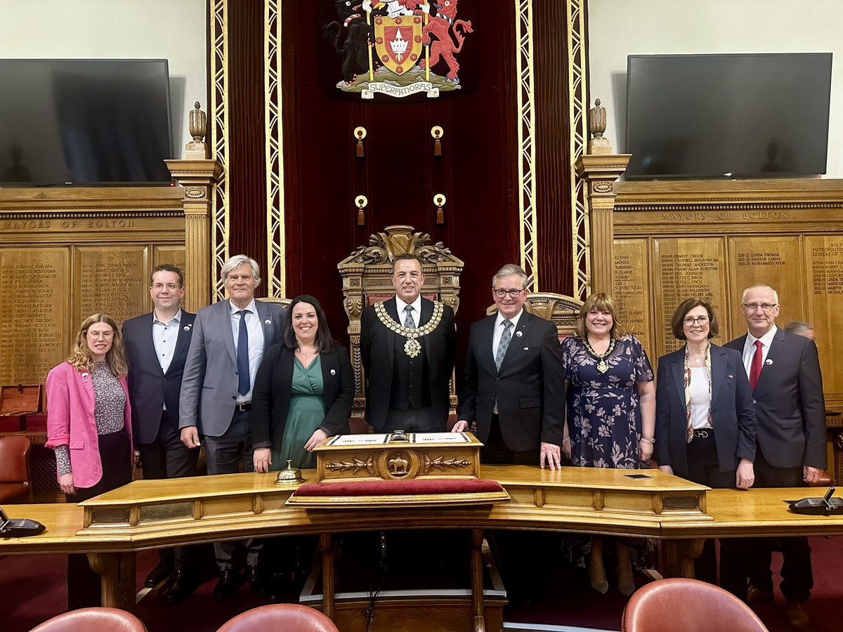 boltontory's tweet photo. Day 333 (Part 4 - Saturday):  This evening we had the absolute privilege of hosting a civic dinner at the town hall to mark the 50th anniversary of our official twinning with Paderborn. 

Speeches were made by both myself, the mayor of Paderborn and a presentation was given highlighting Bolton regeneration aspirations. 

It was a celebration of not only of our enduring friendship but of the values that bind us across countries, unity, shared history, and hope for the future.

The bond between our towns is reflected not just in official visits, but in the friendships, exchanges, and understanding that have flourished through the years. 

The toasts we shared last night weren’t just ceremonial, they were a symbol of mutual respect and trust in each other’s cultures.

A heartfelt thank you to the delegation from Paderborn and a special thanks as well to our friends from Le Mans in France and Przemyśl in Poland whose participation brought an extra layer of richness and warmth to the evening. 

Here’s to continued friendship, shared futures, and many more memories to come.

#TeamBolton
#togetherstronger
Mayor of Bolton