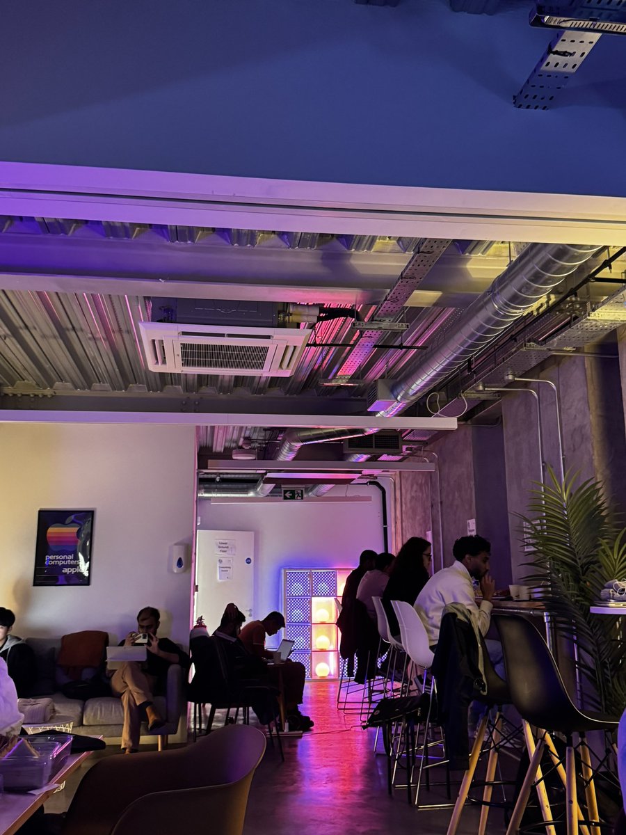 Shan_Zy196's tweet photo. 15 minutes left till Encode London Hackathon submissions close.
Chaos in the air. Tabs everywhere. Someone just whispered “merge conflict.”
It’s beautiful.
#HackathonVibes #EncodeLondon @SuperteamUK @encodeclub https://t.co/u3RX31zJHL