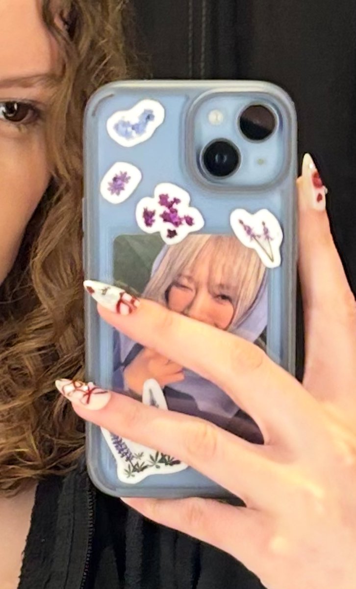 ziggypompom's tweet photo. @seolarzyn I love decorating my phone! Moon sua rn!!! https://t.co/lpKkSJqQI9