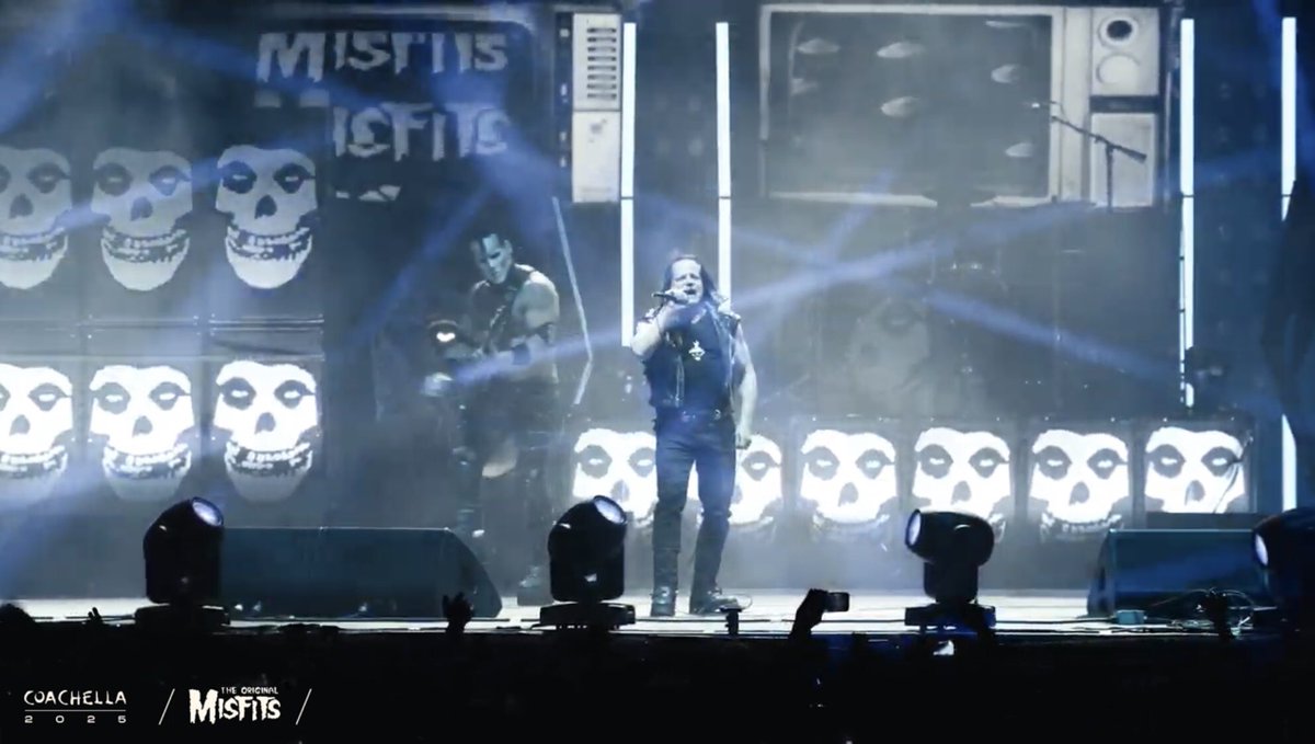 EyesWide0pen666's tweet photo. Glenn Danzig of The Misfits to the massive crowd at Coachella: “We know a lot of songs, what do y’all wanna hear?” *10 seconds later* “I can’t hear any of you mother fuckers, here’s Hollywood Babylon! 😭🔥 https://t.co/tgyQdVvrkw