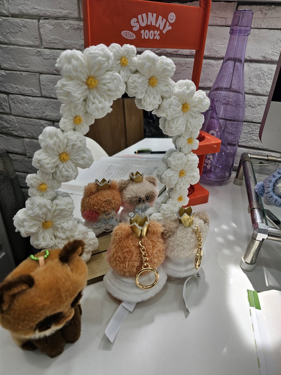 럭드 물품 중에 ㅎr오 스페셜 이불 보고 '누가 뽑으실까' 생각만 했는데 그 '누'가 내가 될줄이야...
그저 주최해주신 분들께 무한한 감사를 드리고 비니느리 그 어딘가에서도 행복만 하세요 🩵🩷
#420번째_우주 #The_420th_Universe