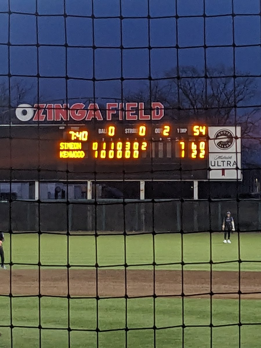 SimeonNation's tweet image. Another great game team at the Chicago High School Baseball Classic
Simeon 7,  Kenwood 1 final!  

Special shout out to the MVP of the game Christian Lott...we see you kid! 💙💛