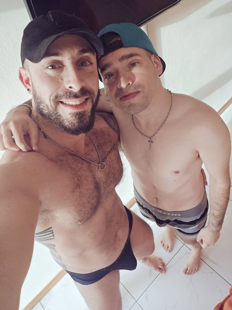 COMODIN_2020's tweet photo. Ya somos 100k 🍼💦🎉
Y que mejor manera de agradecer que dando unos pases free a only 🔥
1° Comentario ↓↓↓

🍆 @cuban_dy 🍼💦 https://t.co/FQpqDhyyjB