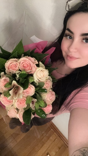 tinyjaydasends's tweet photo. I just received flowers 💐 from Anonymous via Throne. Thank you! https://t.co/5vOUg82ekU #Wishlist #Throne https://t.co/dqoSRkpSyF