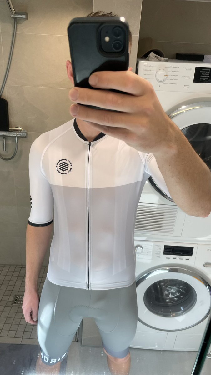 blower_92's tweet photo. Auf geht’s 🚲🍆💦 https://t.co/A4jTWMjblw