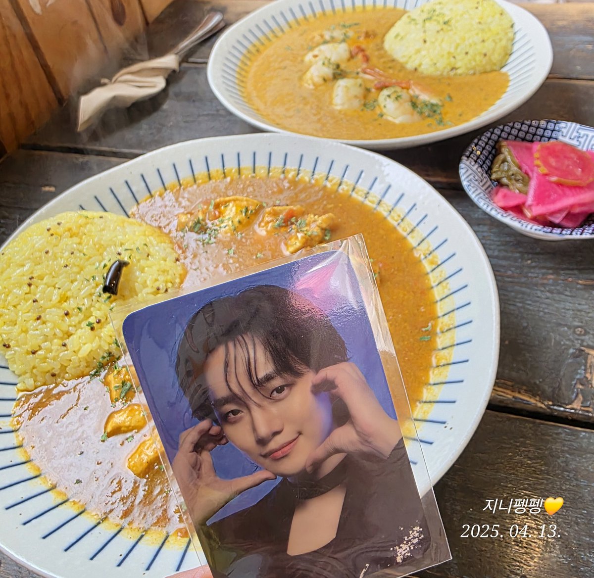 baegjiw02595478's tweet image. 바람불고 비오는데
준호는 뭘하려나..
밥은 먹었나.. 
가는 곳마다 #JUNHO 생각 💛
#서촌 에서 🌸