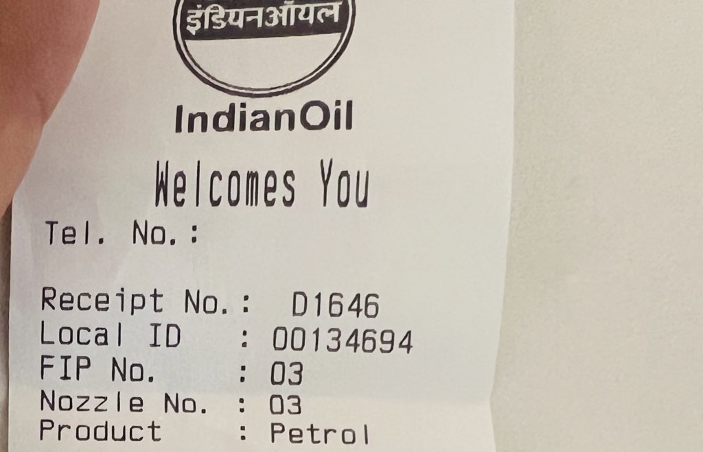 nilendudas1422's tweet photo. Fraud at @IndianOilcl @DirMktg_iocl @DirPBD_iocl 

They generated a bill of 4670 while my car has a full capacity of 45 litres. 
Please get out of your car and see the reading.

Gmap link - https://t.co/Tbr0Es04z0…

Read the reviews. Multiple frauds cases reported. https://t.co/cJ1cCZi8nj