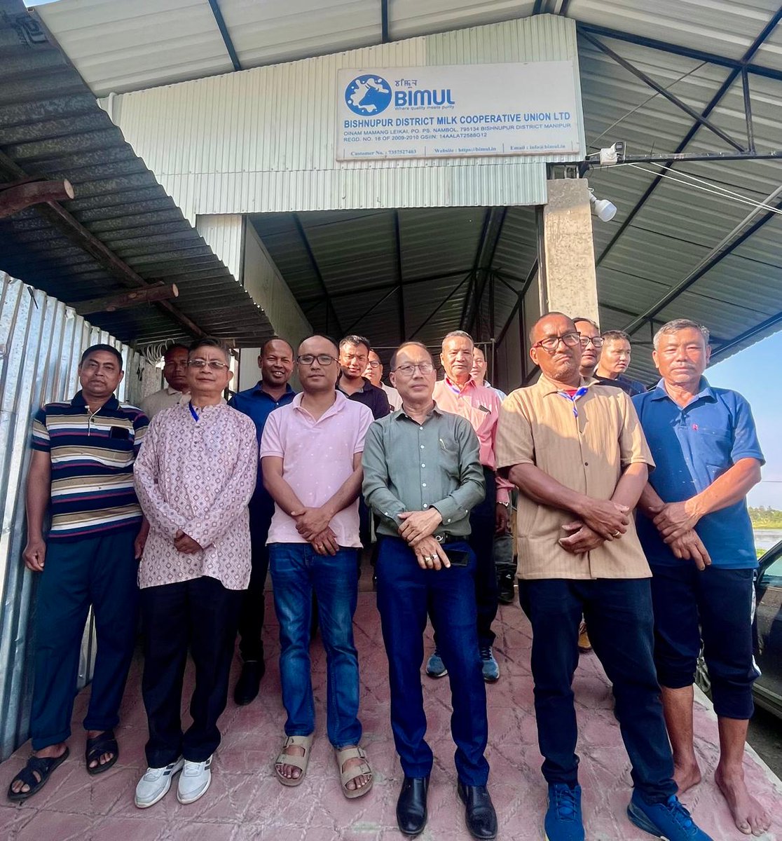 BimulD's tweet photo. A team of RCS office ,lead by ARCS Admin of the Manipur cooperative department inspection our Manipur Union
@LalanSingh_1 
@RajBhavManipur 
@mdncdc @Dept_of_AHD @mdncdc @MinOfCooperatn @ https://t.co/B4o1qOikl5