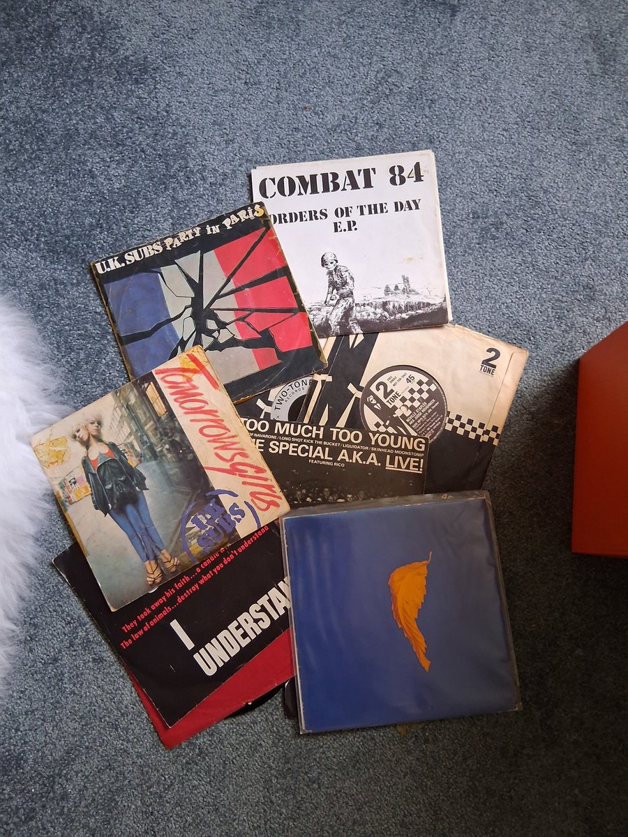 kevbaz1875's tweet photo. The mornings soundtracks,,,bit of ska n punk,,topped of with Joy division n The Sherlocks... https://t.co/CgPlL8Orl3