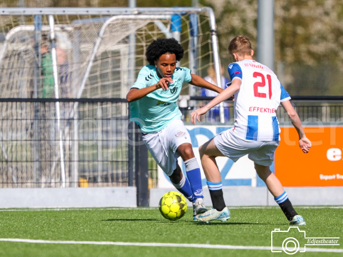 Edjestheater's tweet photo. Het fotoverslag van @Blauwwit34 - @Heerenveen1920 staat online...: https://t.co/ZY5hmoENh1

#sportfotografie #canonsportfotografie #blauwwit34 #vvheerenveen #jeugdvoetbal #JO15 https://t.co/anbznm6Q1F