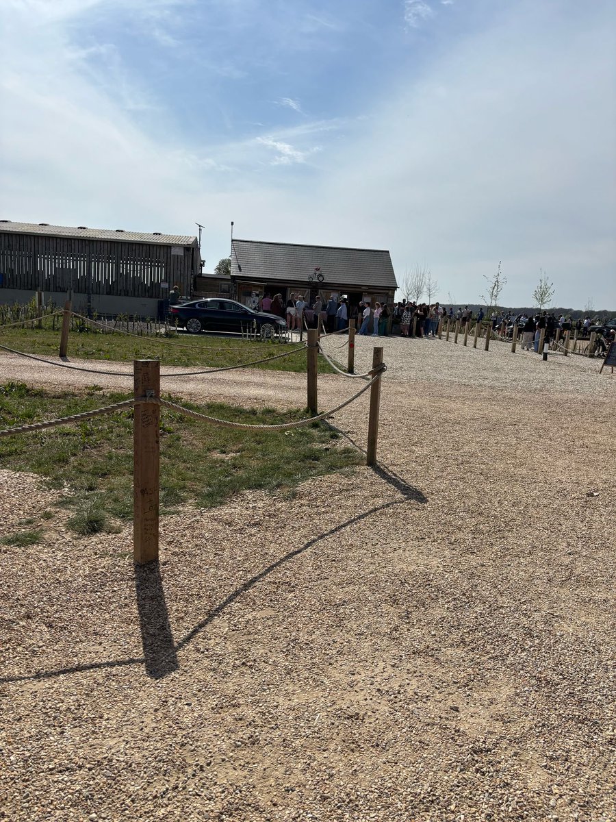 Jacob45730997's tweet photo. @JeremyClarkson  I went to  diddly squat farm Yesterday https://t.co/Q3kBkqoUJV