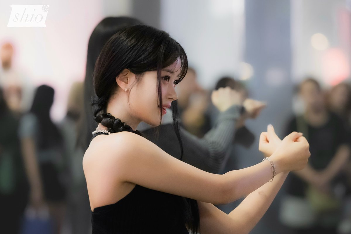 lureseoi's tweet photo. SEOI FROM H1-KEY?? https://t.co/A68tip6HWq