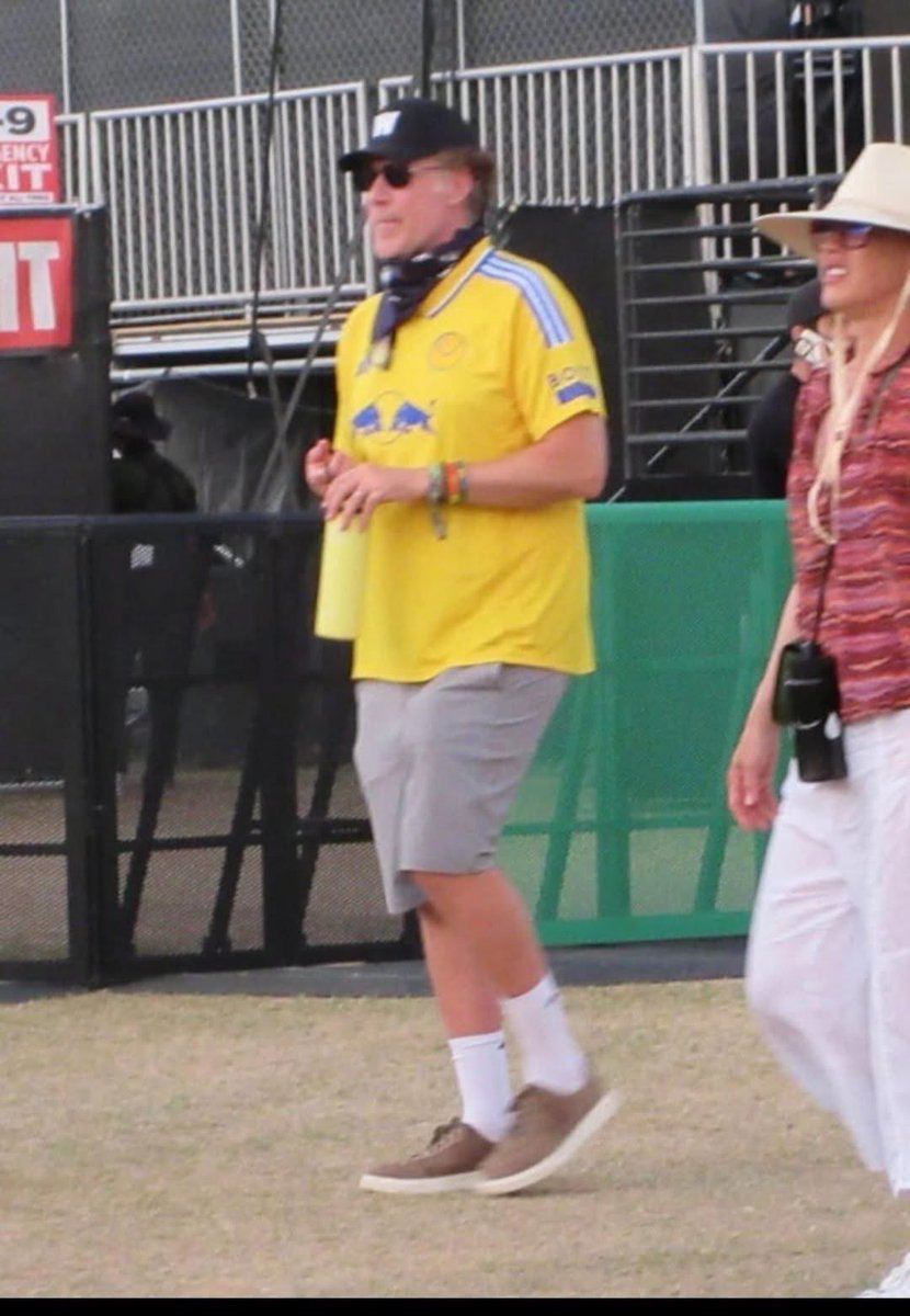 hannahbrad's tweet photo. Will Ferrell at Coachella 💙💛🤍 https://t.co/YxkimWYLHh