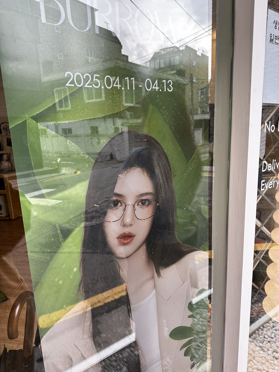 danis_burrow's tweet photo. DM으로 신청 후 18:30분까지 가져 가실 수 있는 분에게 배너 나눔 합니다 💛 https://t.co/BEACqqatQA