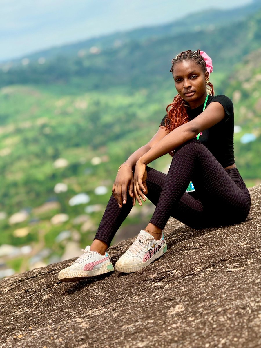 Hillwalkerclub's tweet photo. "Do not go where the path may lead; go where there is no path and leave a trail."
#naturedove #adoekiti #abanijorin #Nigeria #adenture #cbex #prettymike #obicubana https://t.co/pjXv6U4cwQ
