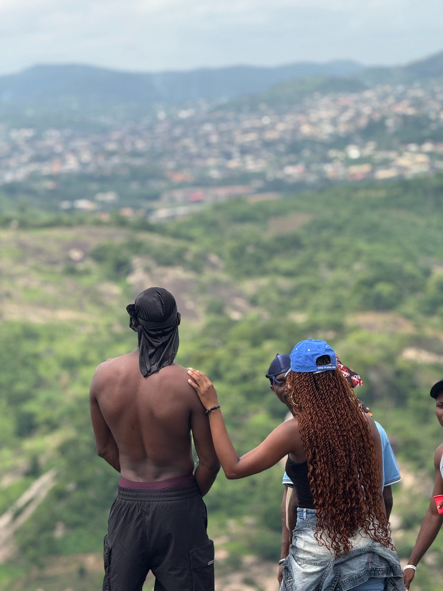 Hillwalkerclub's tweet photo. "Do not go where the path may lead; go where there is no path and leave a trail."
#naturedove #adoekiti #abanijorin #Nigeria #adenture #cbex #prettymike #obicubana https://t.co/pjXv6U4cwQ