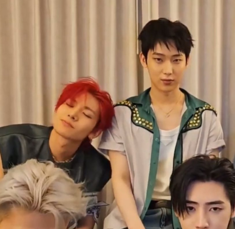 jangjaii's tweet image. พี่บดินทร์ฮีง้อน้องโฟร์มดสำเร็จแล้วนะ เผื่อไม่มีใครรู้