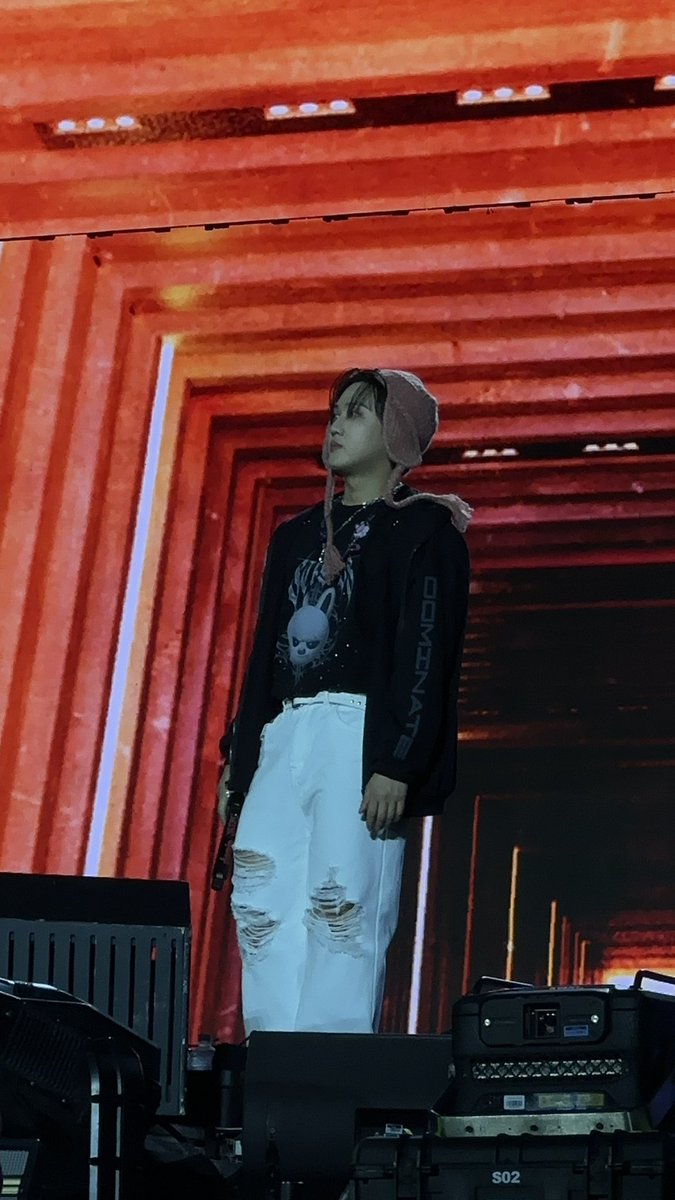 speeaarb_'s tweet photo. NO LO PUEDO CREER AMIGAS ESTUVE DEMASIADO CERQUITA DE CHANGBIN DIOS MIO LO AMO DEMASIADO A MI HOMBRE MALDITA SEA https://t.co/RTbYGw5zqz