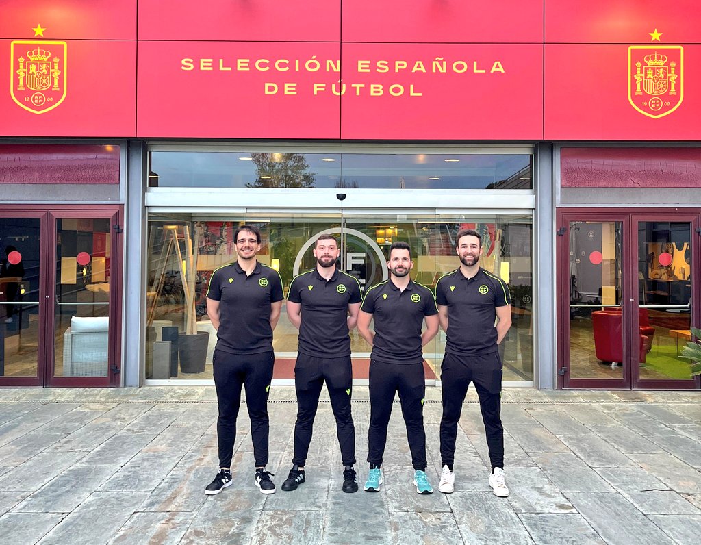 FCyLF's tweet photo. ÁRBITROS / @FCyLF 

💪 Pruebas de Ascenso @CTARFEF a Segunda División #futsal @FutSalRFEF de los colegiados #CYL  Zamora, León y Burgos 📌

Juan Haedo Gago
Alejandro López Panizo
Adrián Rodríguez Fernández 
David Rodríguez Martín https://t.co/iy1IApByGA