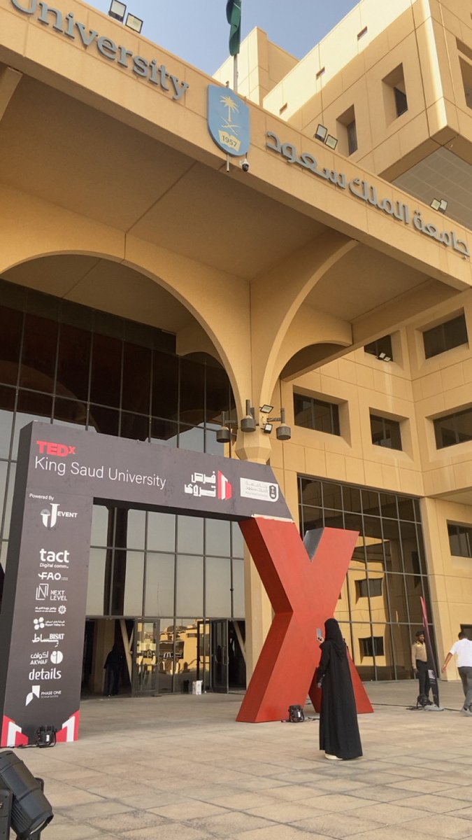 najlabinsuhaym's tweet photo. الفرصة
تُخلق، تُغتنم، ثم تُروى❤️

#TEDxKSU25 
#فرص_تُروى 
#جامعة_الملك_سعود https://t.co/r2d0deMVkg