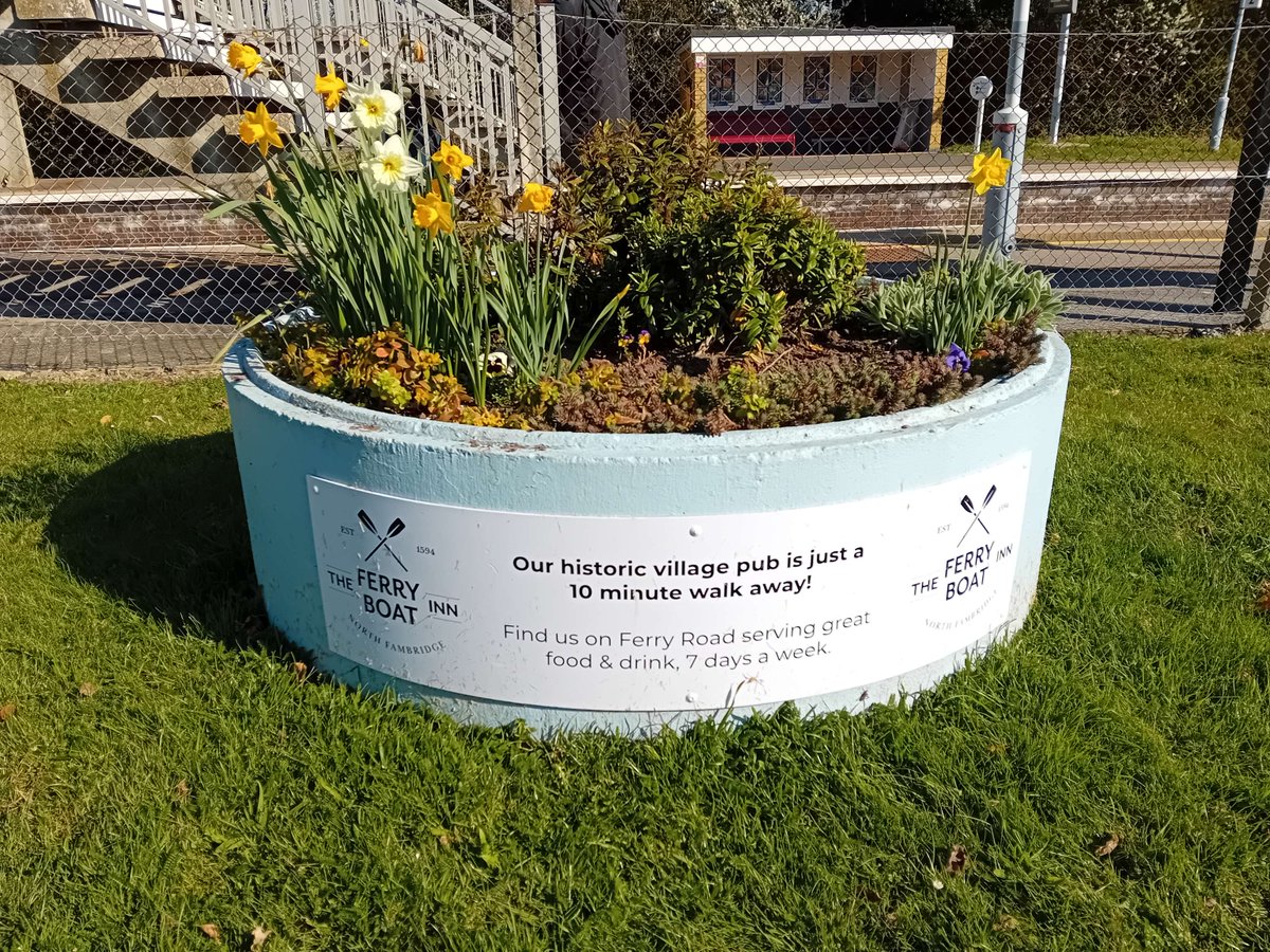 North Fambridge planter a lovely display for spring!