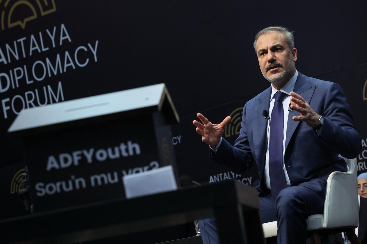 TC_Disisleri's tweet photo. Bakanımız @HakanFidan, IV. Antalya Diplomasi Forumu (#ADF2025) kapsamında düzenlenen "ADF Youth" etkinliğinde üniversite öğrencileriyle biraraya geldi. https://t.co/VJUQTGoeDy